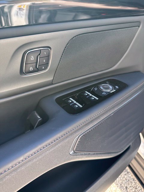 New 2026 Lincoln Nautilus Premier AWD/4WD image 12