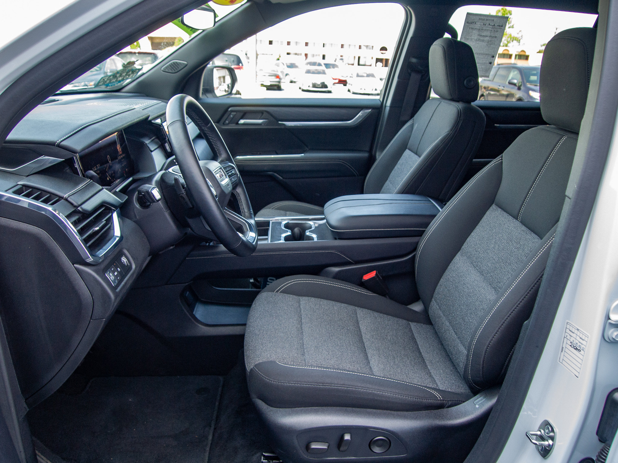 Used 2025 GMC Acadia Elevation FWD image 13