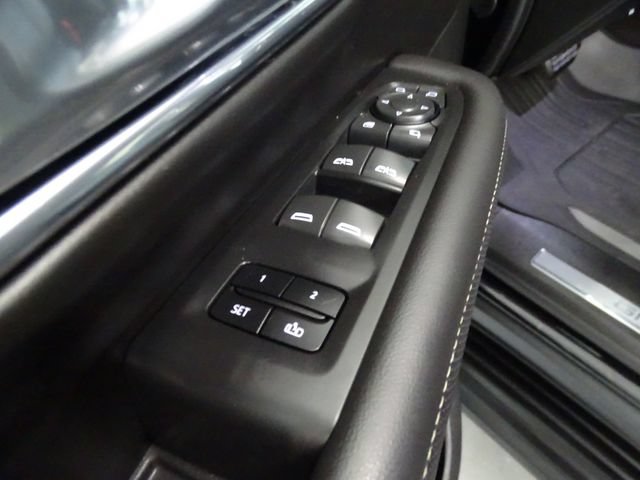Certified 2023 GMC Yukon SLT w/ SLT Luxury Package AWD/4WD image 10