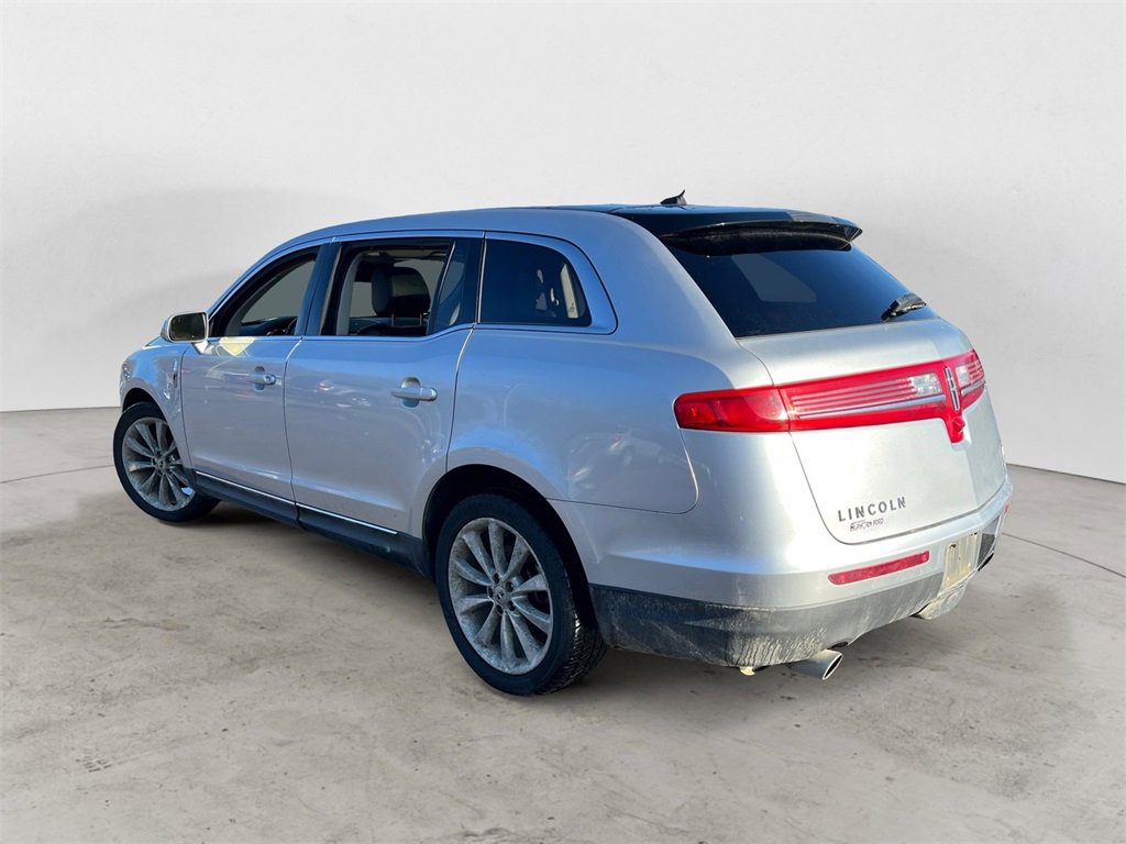Used 2012 Lincoln MKT AWD image 4