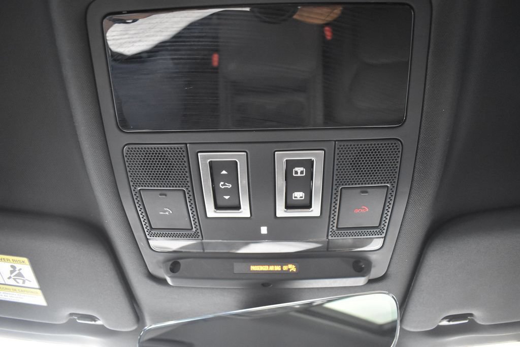 Used 2023 Land Rover Defender 130 X-Dynamic SE AWD/4WD image 23