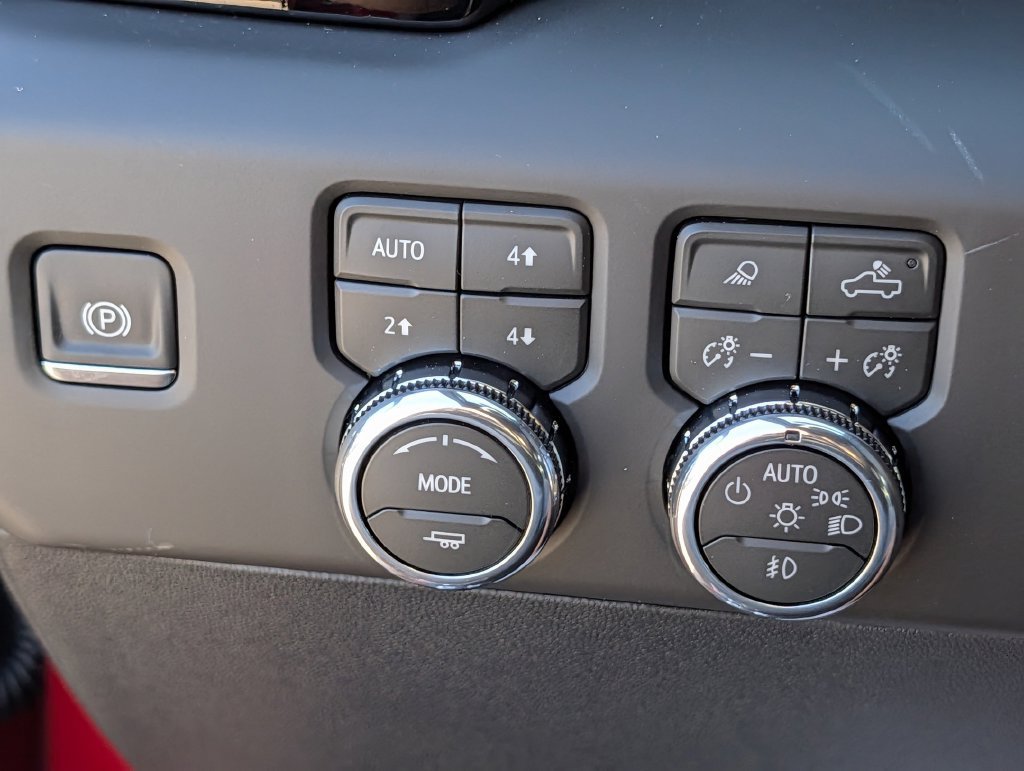 New 2026 GMC Sierra 2500 AT4 w/ AT4 Premium Plus Package AWD/4WD image 22