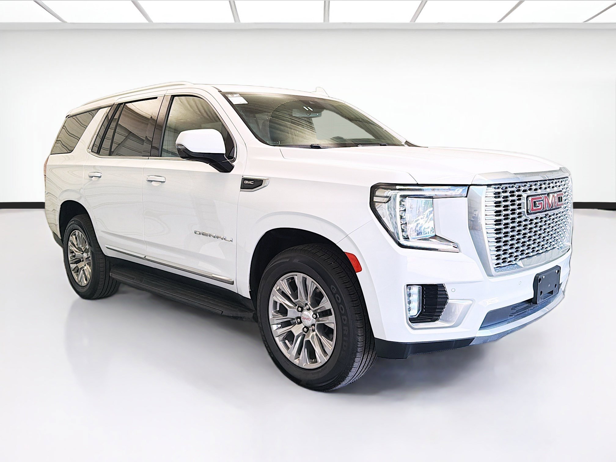 Used 2023 GMC Yukon Denali AWD/4WD image 3