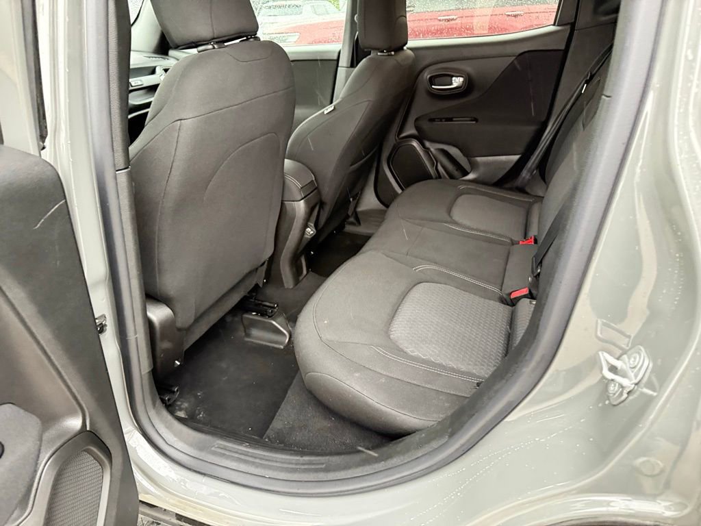 Used 2021 Jeep Renegade Latitude image 17