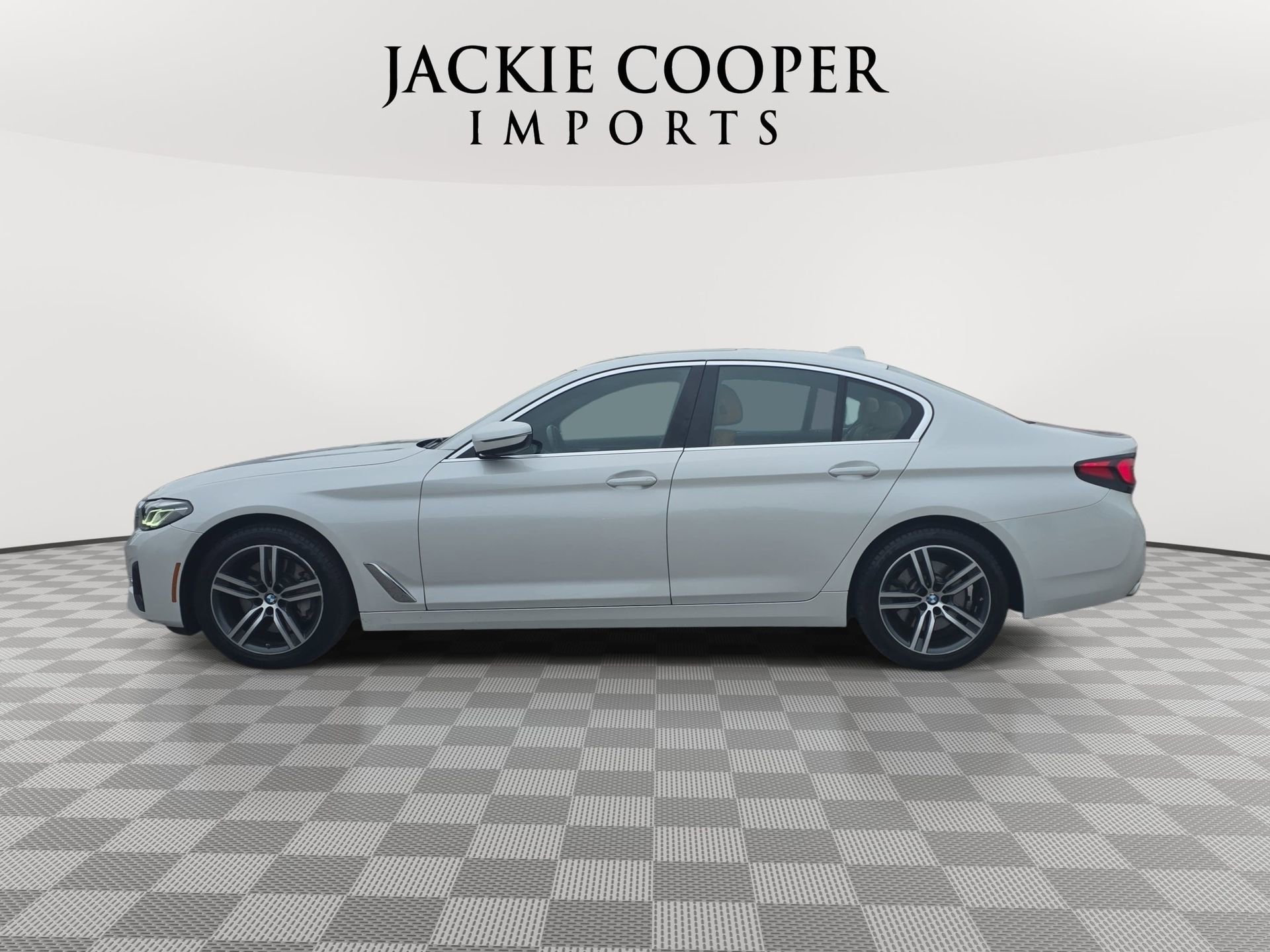 Used 2023 BMW 530i xDrive w/ Convenience Package AWD/4WD image 8