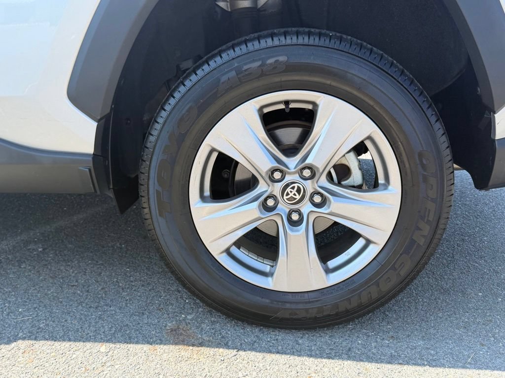 Used 2023 Toyota RAV4 XLE FWD image 11