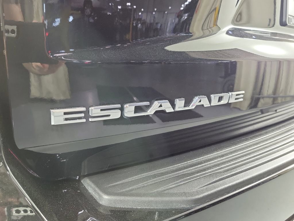 Used 2023 Cadillac Escalade ESV Premium Luxury AWD/4WD image 5