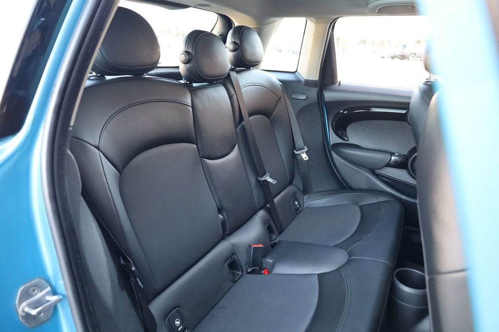 Used 2019 MINI Cooper 4-Door Hardtop image 21