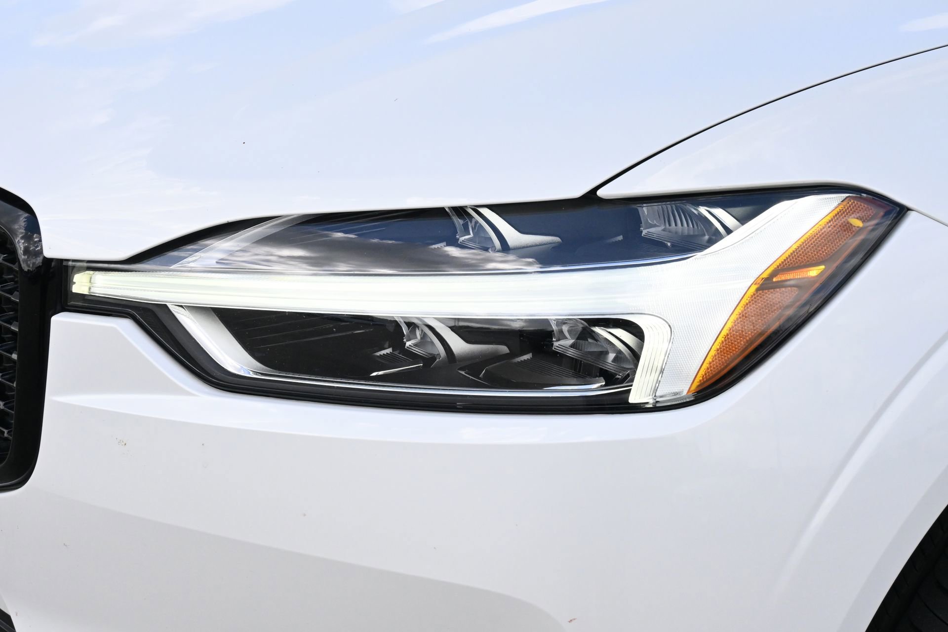 Used 2021 Volvo XC60 T5 R-Design w/ Advanced Package image 28