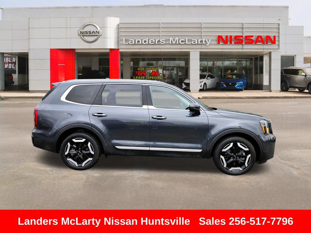 Used 2024 Kia Telluride S FWD image 2