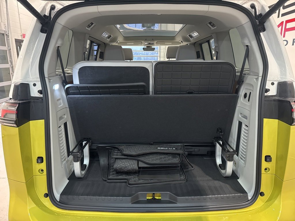 Used 2025 Volkswagen ID. Buzz 1st Edition image 35