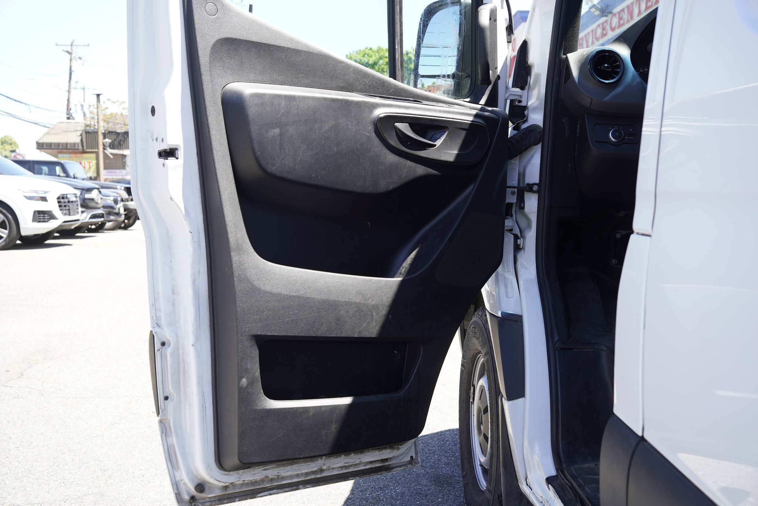 Used 2023 Mercedes-Benz Sprinter 2500 image 13