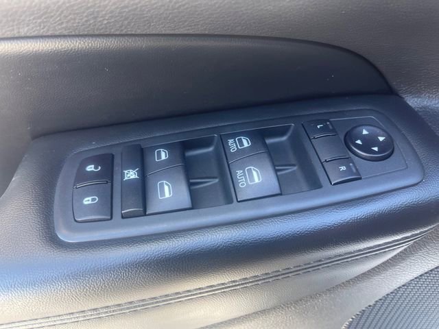 Used 2020 Jeep Grand Cherokee Altitude image 18