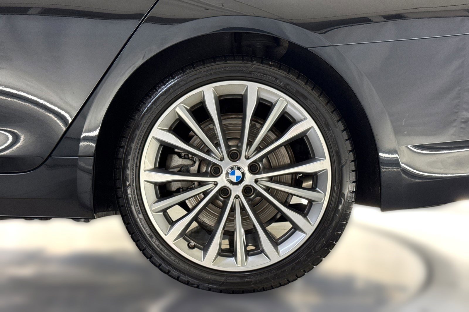 Certified 2023 BMW 530i w/ Convenience Package image 12