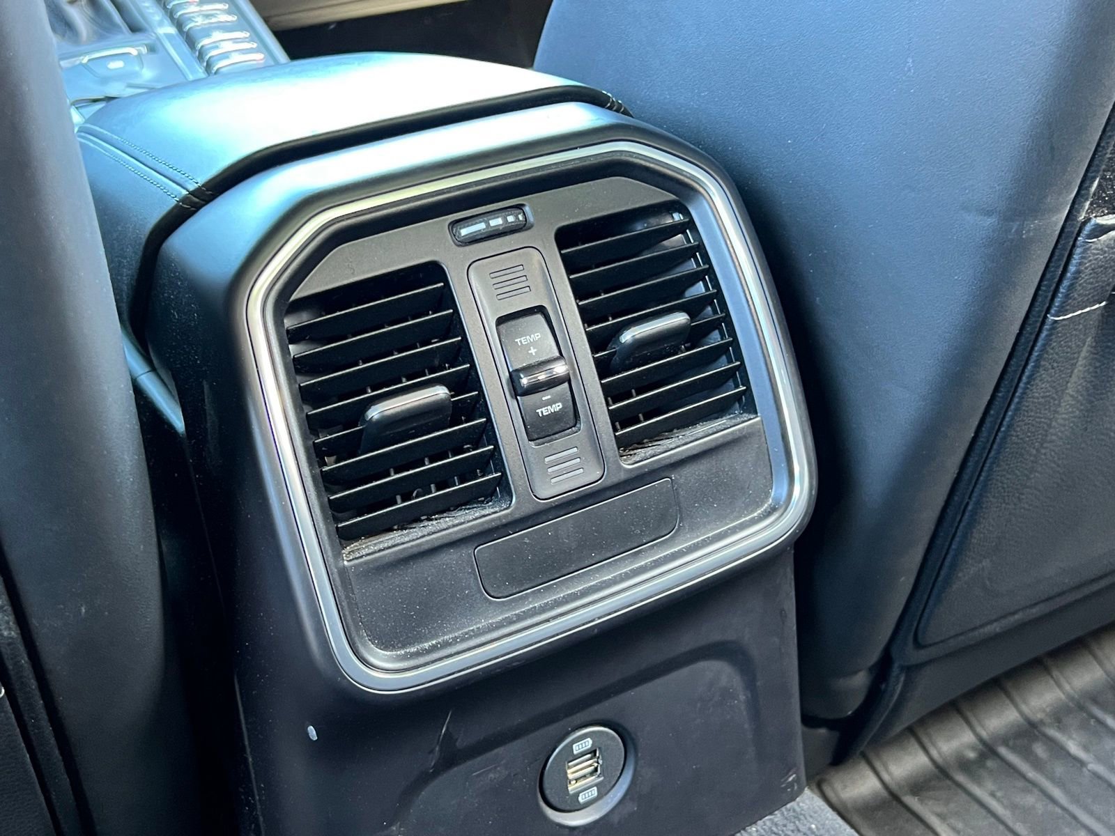 Used 2017 Porsche Macan Turbo image 17