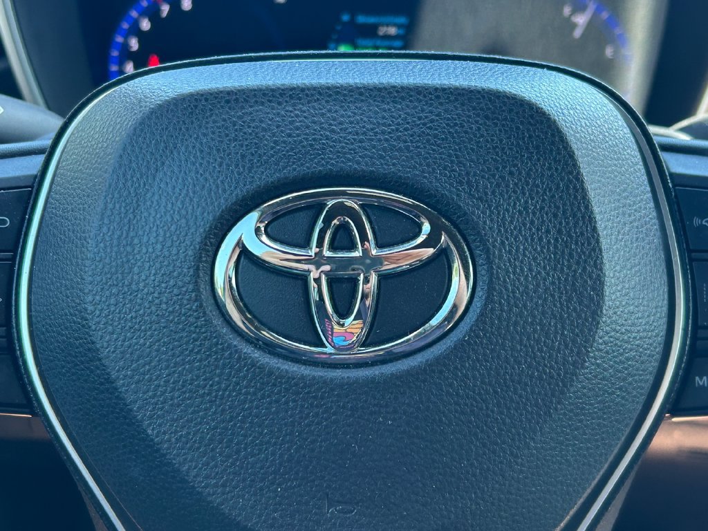 Used 2022 Toyota Corolla XSE FWD image 34