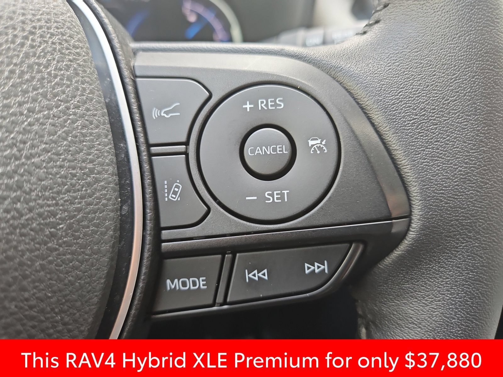 Used 2023 Toyota RAV4 XLE Premium AWD/4WD image 29