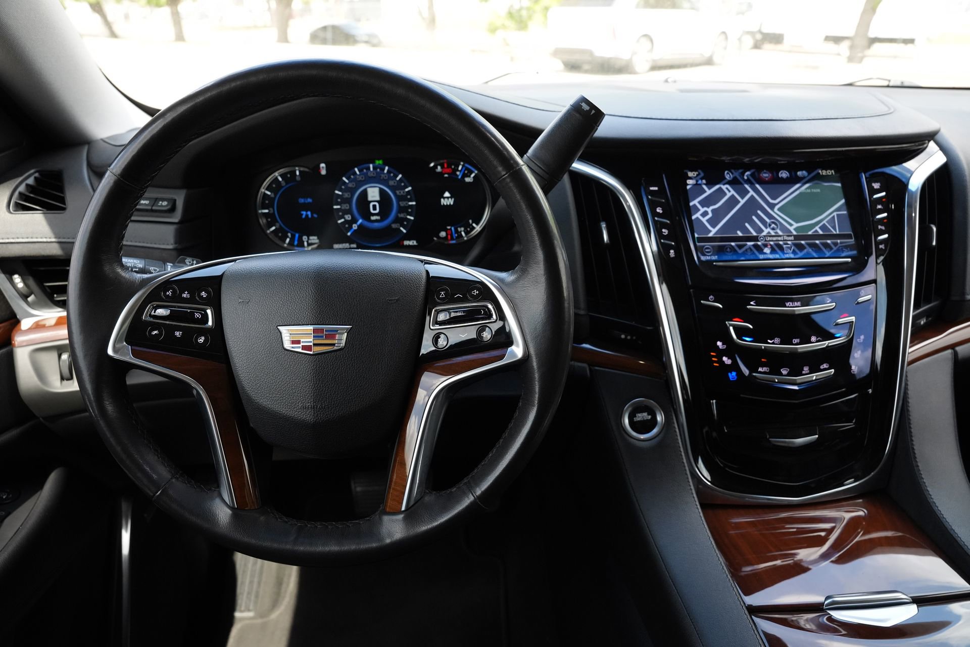 Used 2018 Cadillac Escalade ESV Luxury image 9