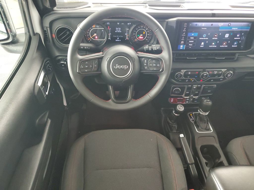 Used 2025 Jeep Wrangler Unlimited Rubicon AWD/4WD image 14
