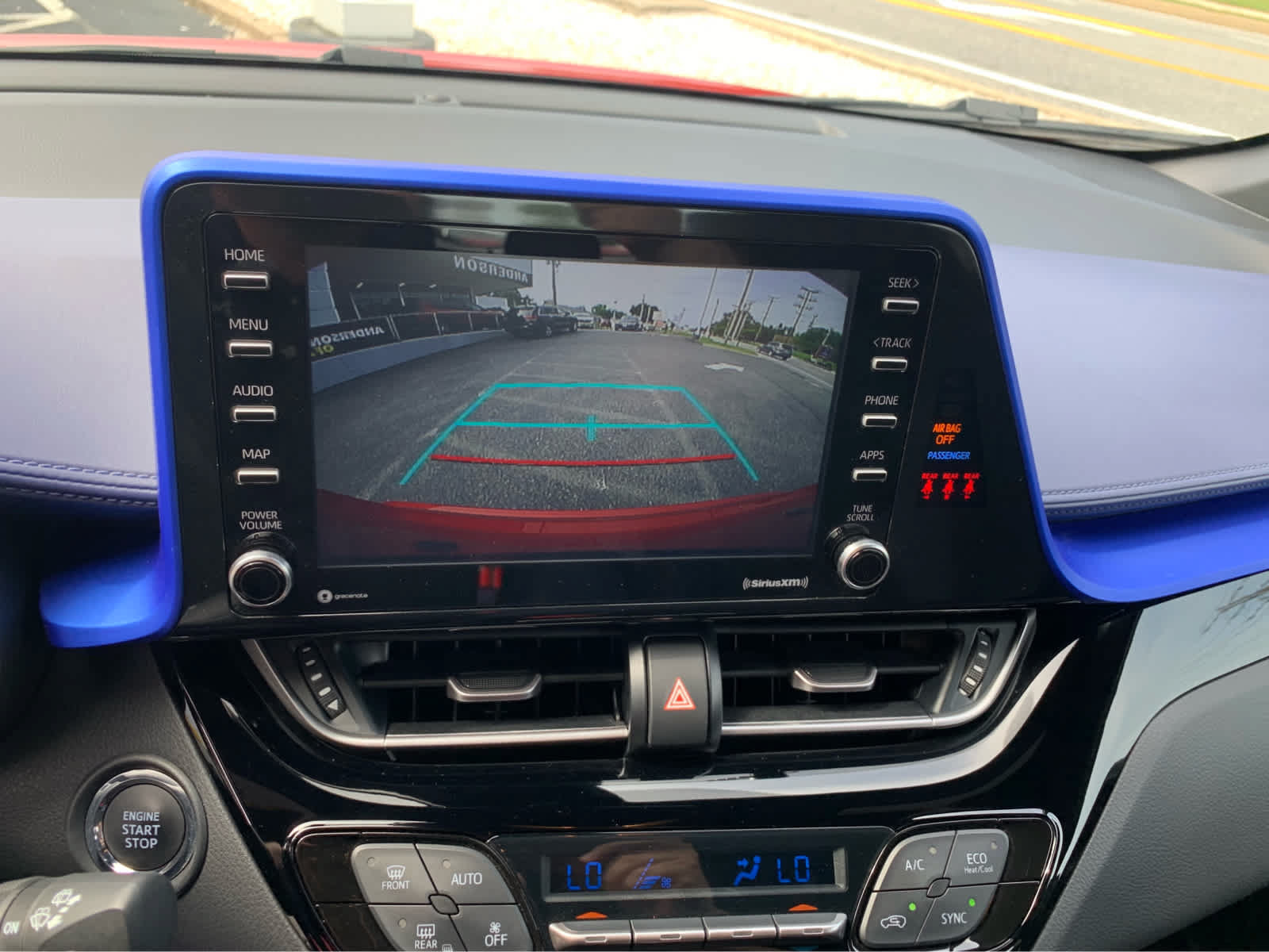 Used 2022 Toyota C-HR XLE FWD image 17