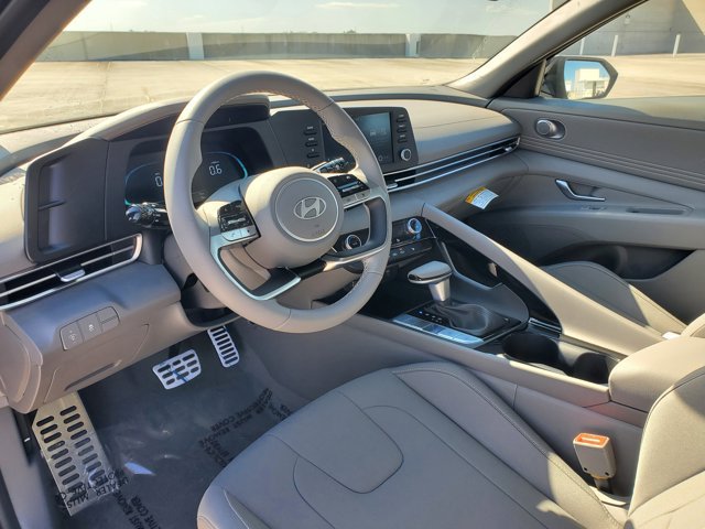 New 2026 Hyundai Elantra SEL Sport Premium FWD image 9