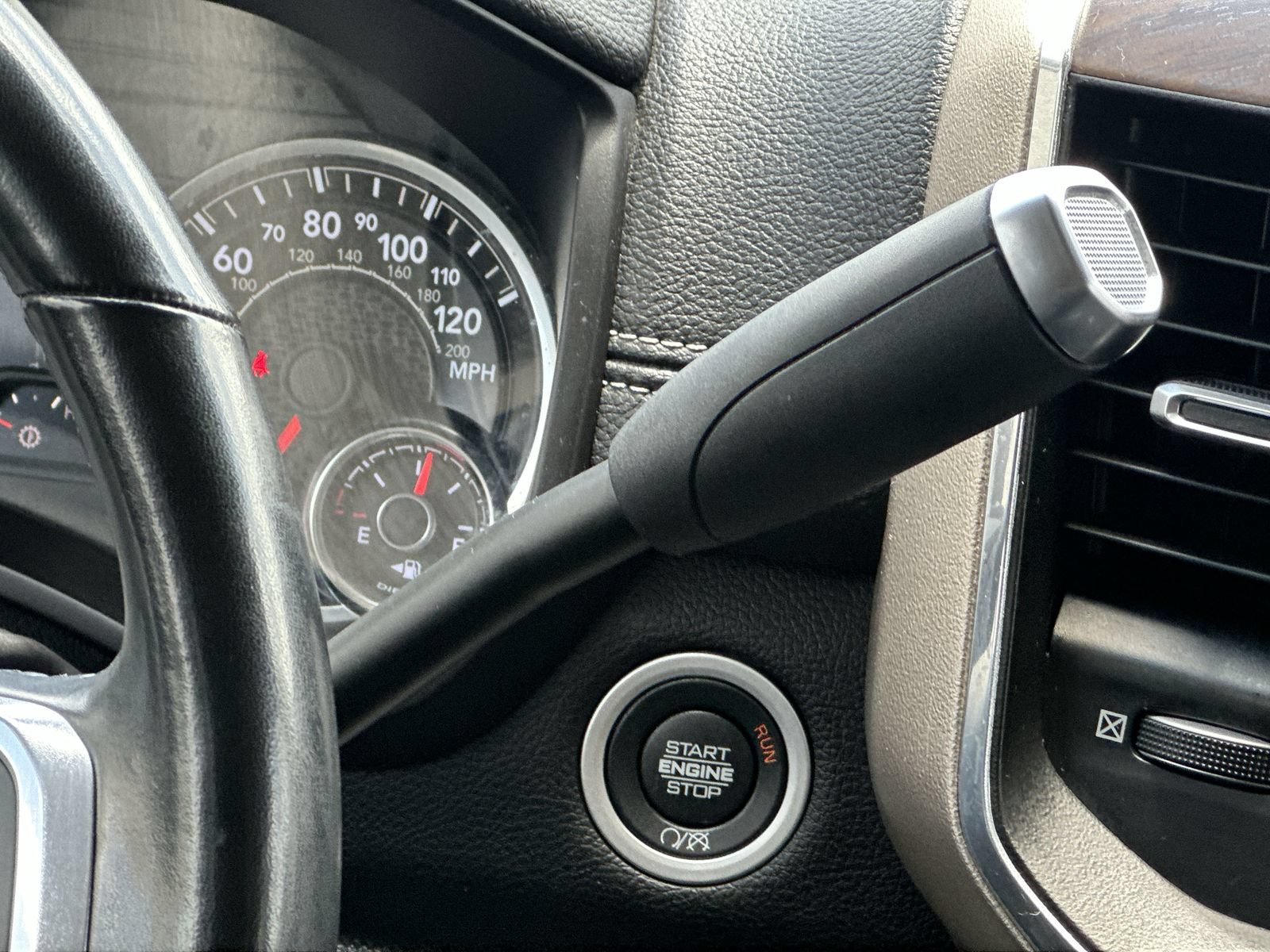 Used 2022 RAM 2500 Laramie AWD/4WD image 30