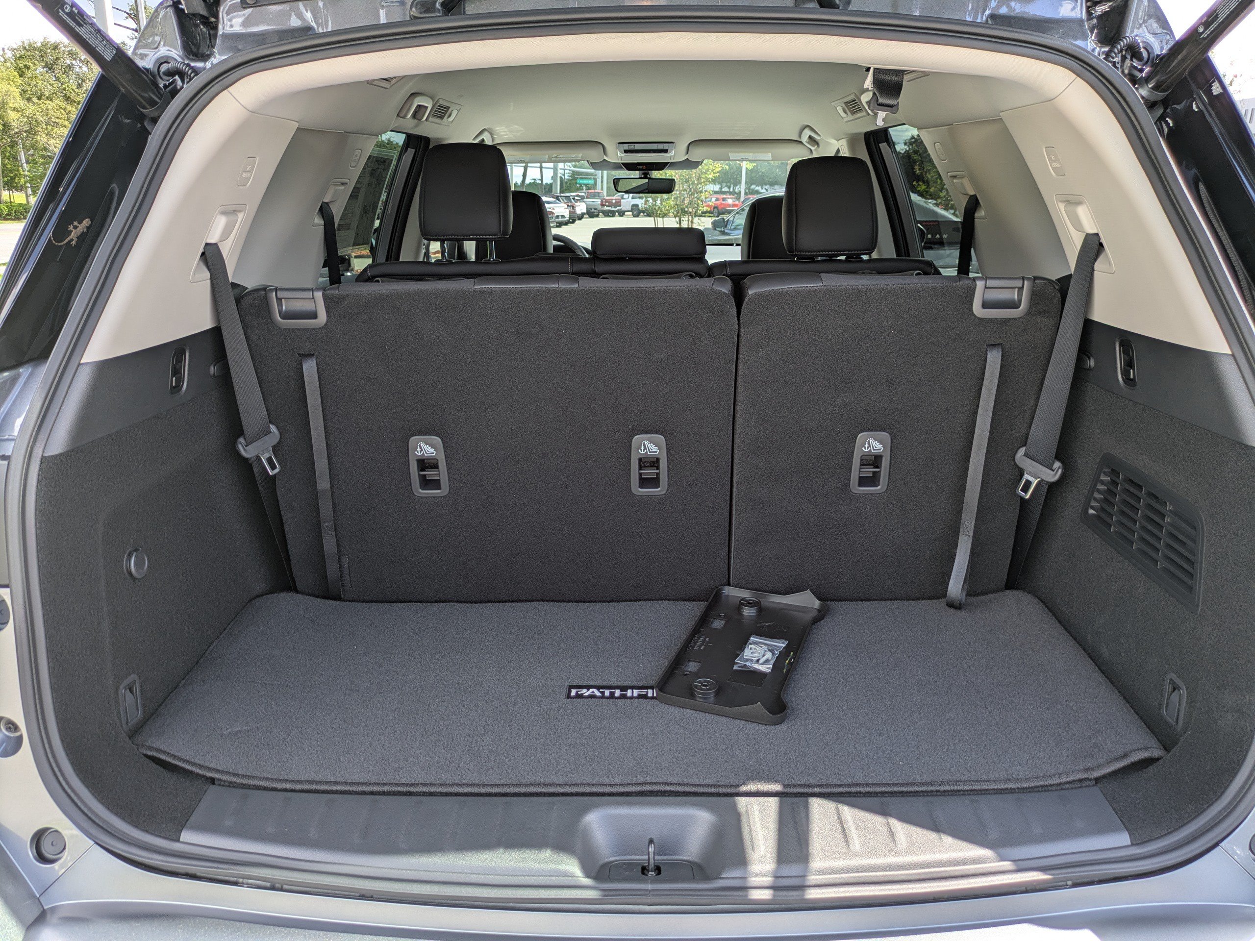 New 2026 Nissan Pathfinder SL FWD image 13