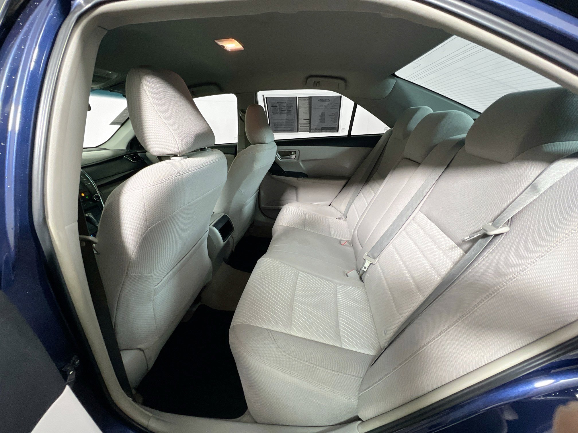 Used 2015 Toyota Camry LE image 28