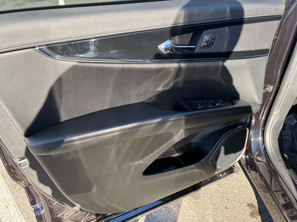 Certified 2023 Lincoln Nautilus Reserve w/ Monochromatic Package image 11