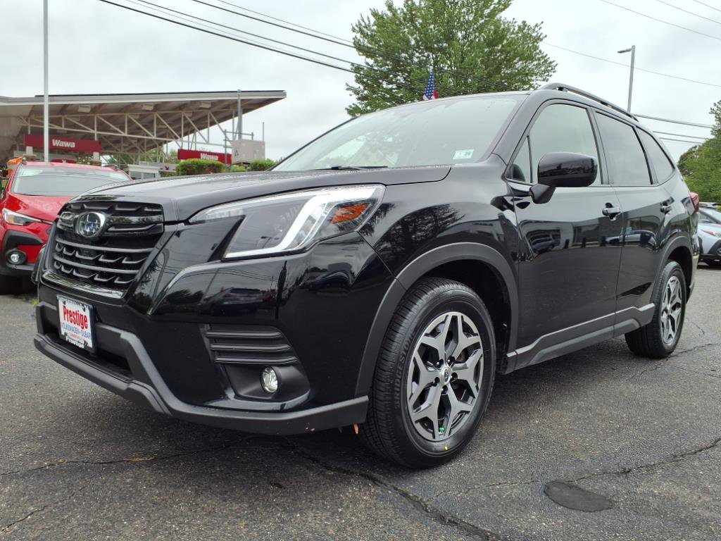 Used 2024 Subaru Forester Premium image 3