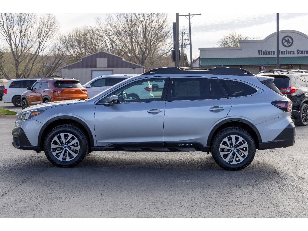 Used 2022 Subaru Outback Premium image 5