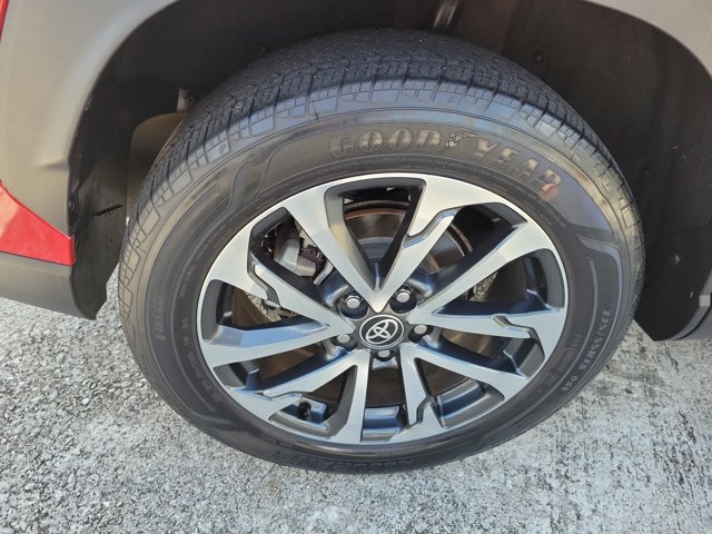 Used 2022 Toyota Corolla Cross XLE FWD image 8