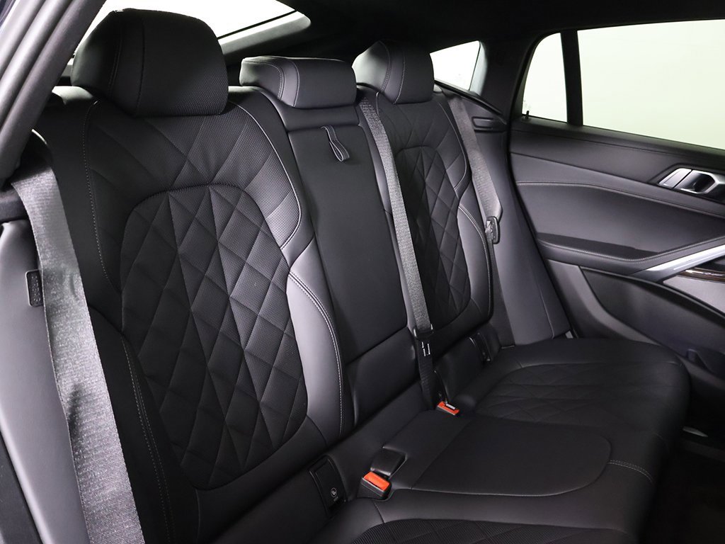 Used 2025 BMW X6 xDrive40i w/ Climate Comfort Package image 35