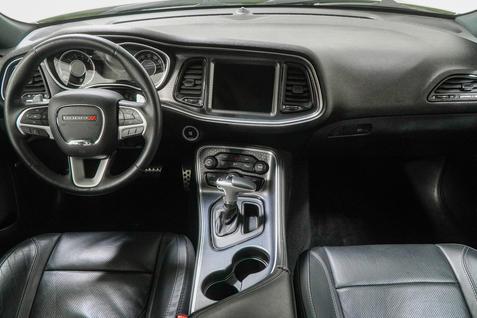Used 2015 Dodge Challenger R/T Plus RWD image 24