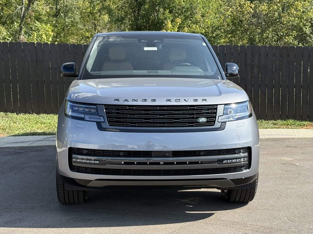 New 2025 Land Rover Range Rover SE image 9