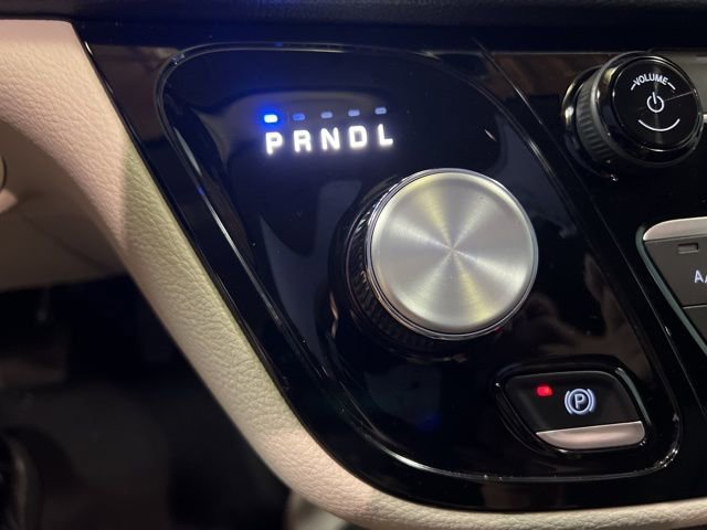Used 2024 Chrysler Pacifica Limited FWD image 34