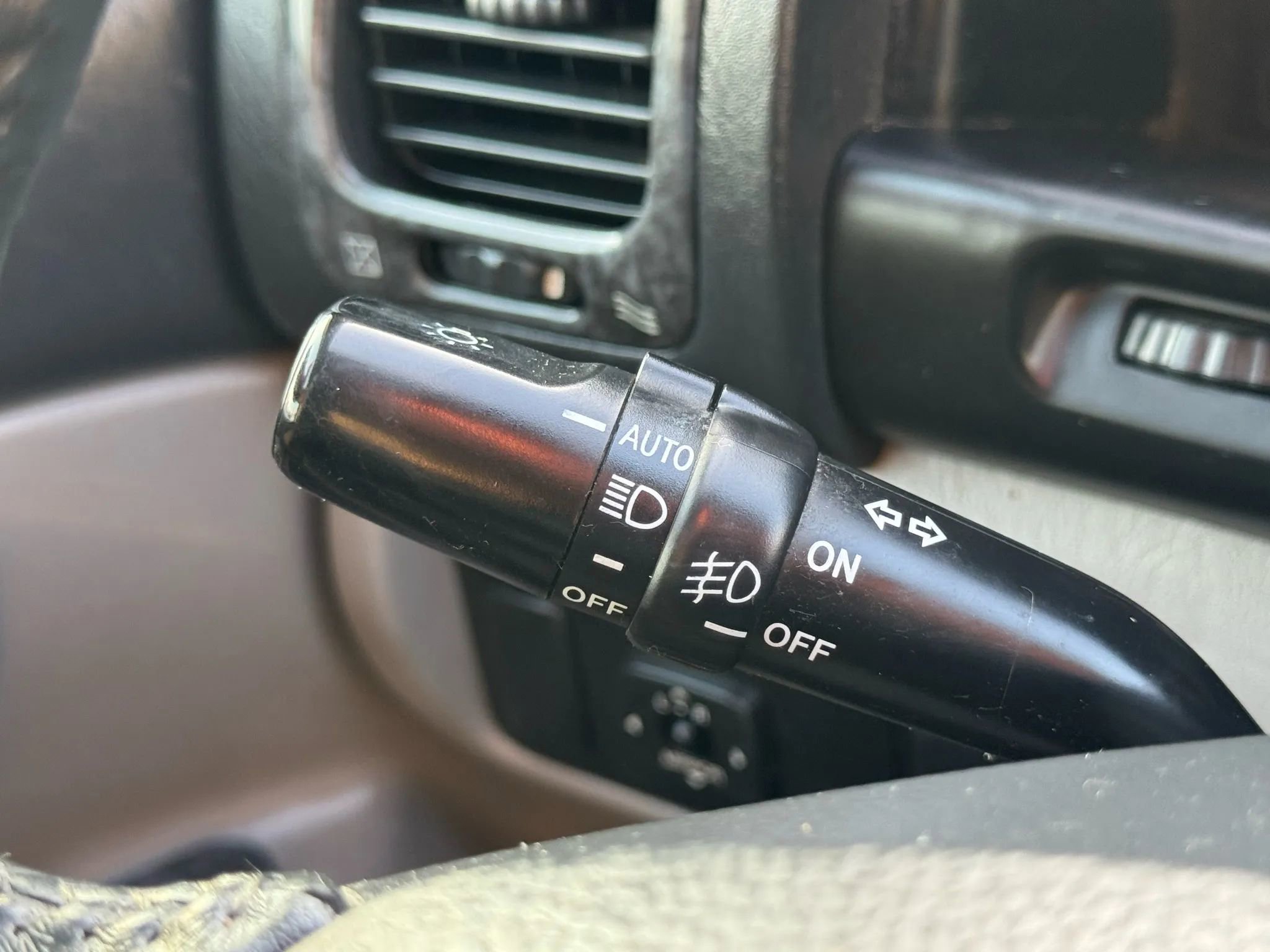 Used 2004 Toyota Land Cruiser image 36