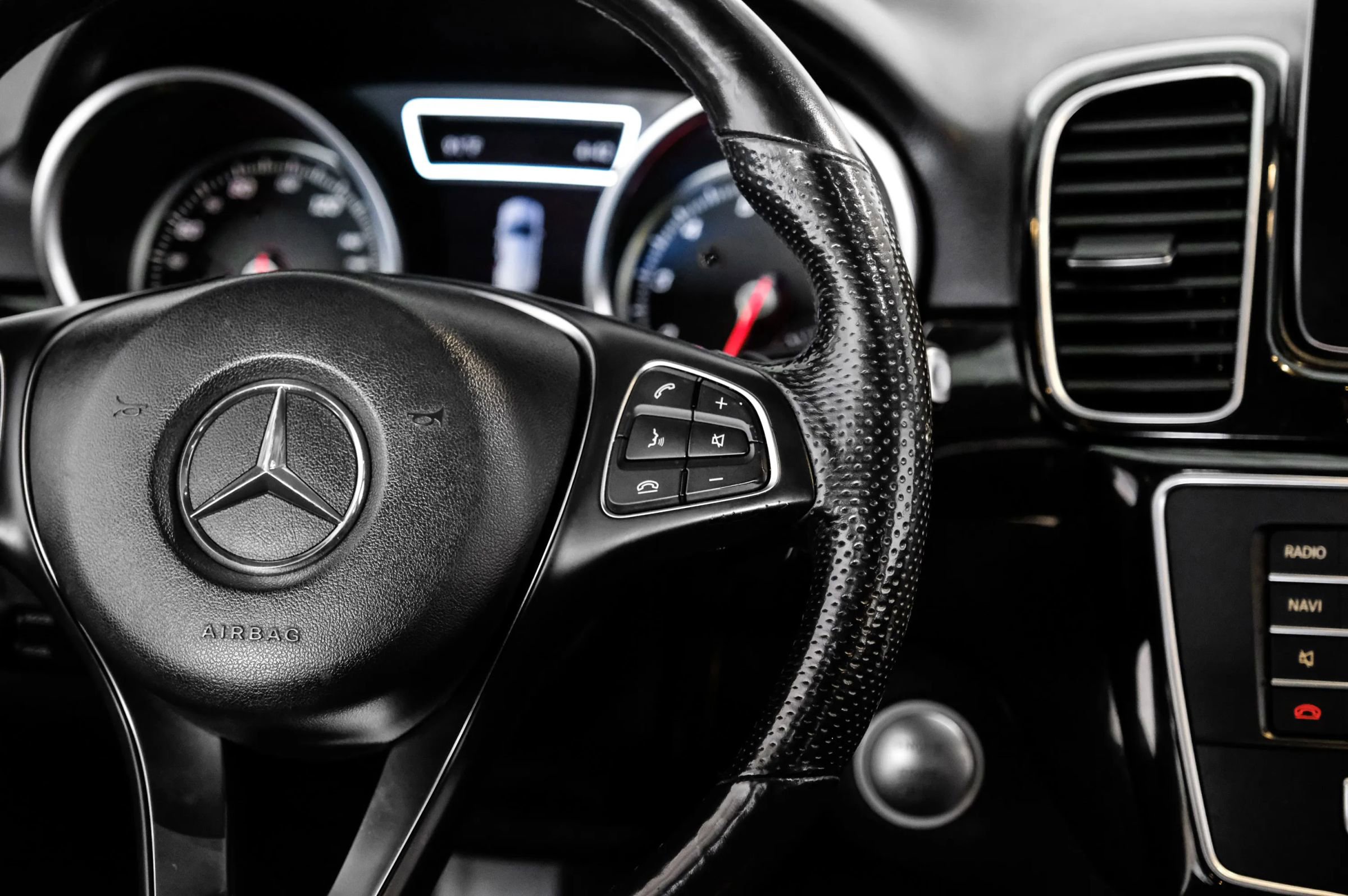 Used 2017 Mercedes-Benz GLE 350 4MATIC w/ Premium 1 Package image 18