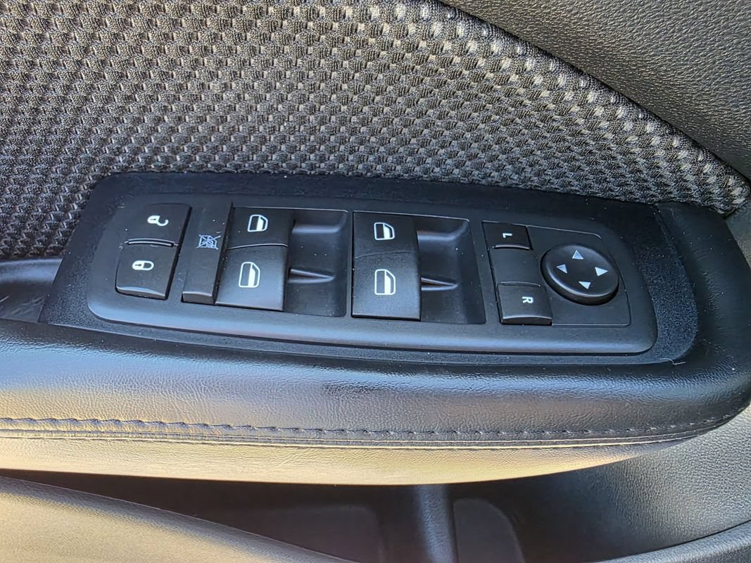 Used 2016 Dodge Dart SE w/ Convenience Group FWD image 14