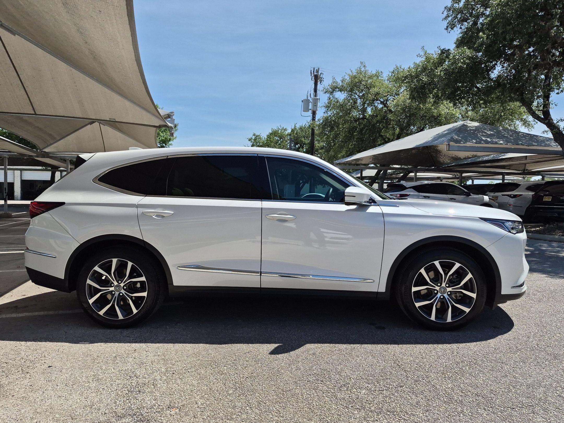 Certified 2023 Acura MDX SH-AWD w/ Technology Package image 3
