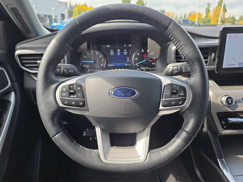 Used 2022 Ford Explorer XLT w/ Equipment Group 202A AWD/4WD image 22