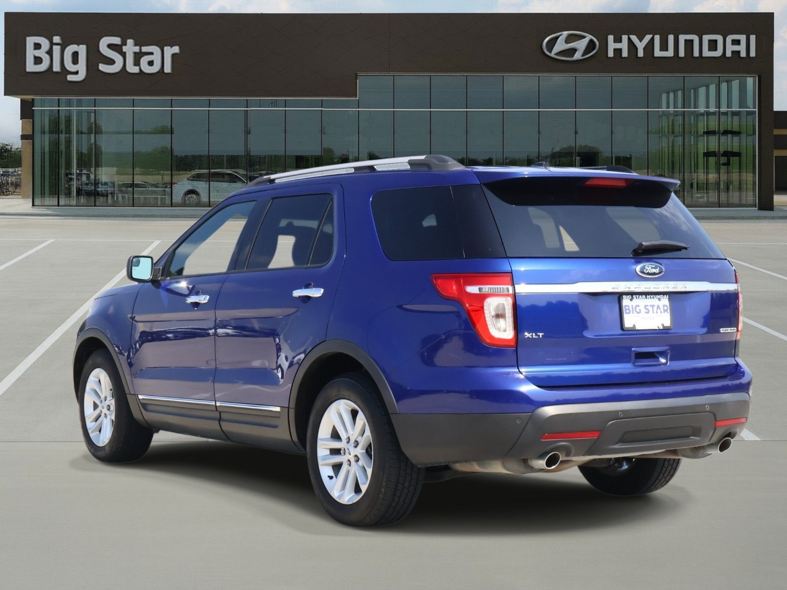 Used 2013 Ford Explorer XLT FWD image 3