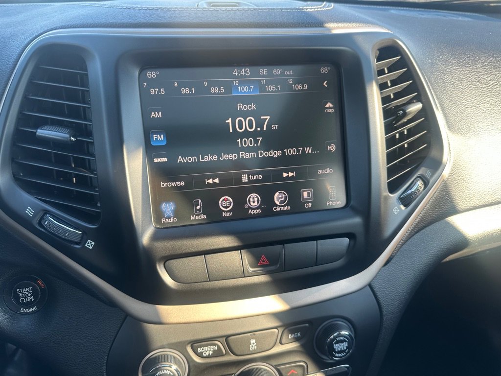 Used 2015 Jeep Cherokee Limited image 27