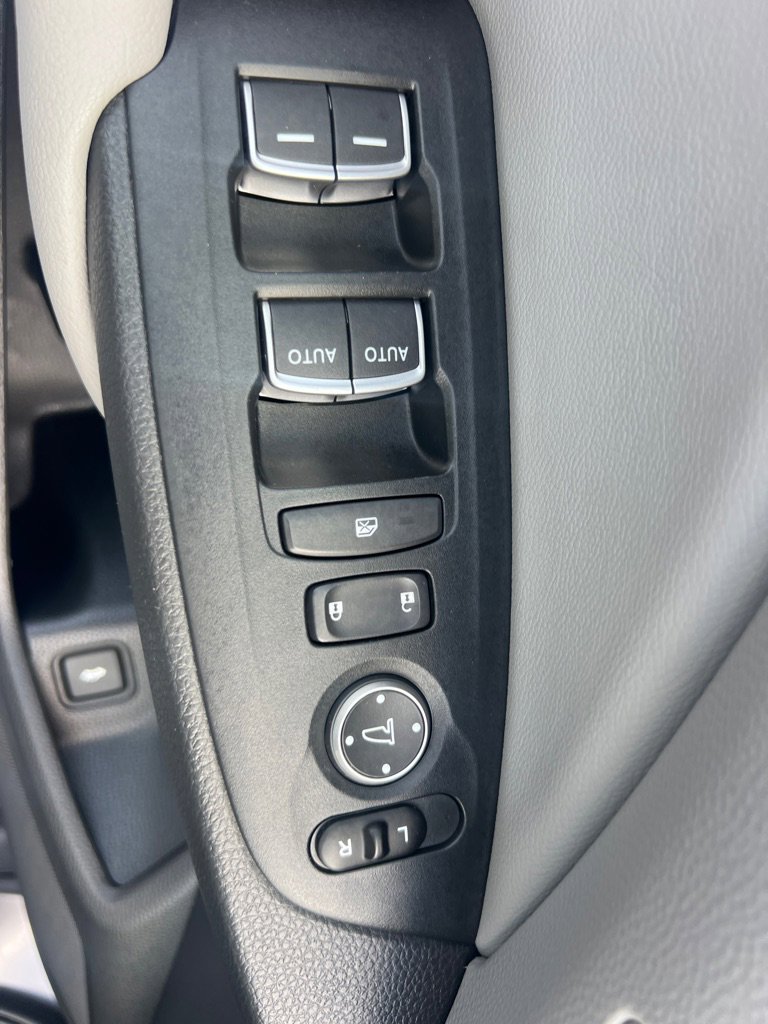 Used 2018 Honda Accord Touring image 25