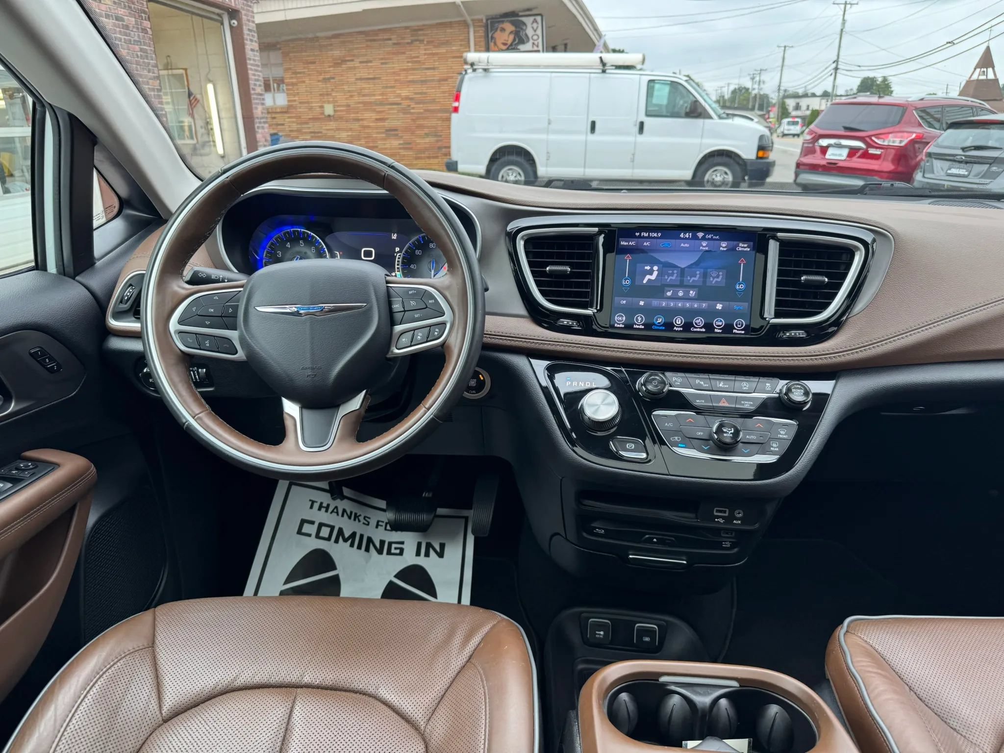 Used 2018 Chrysler Pacifica Limited w/ Tire & Wheel Group FWD image 53