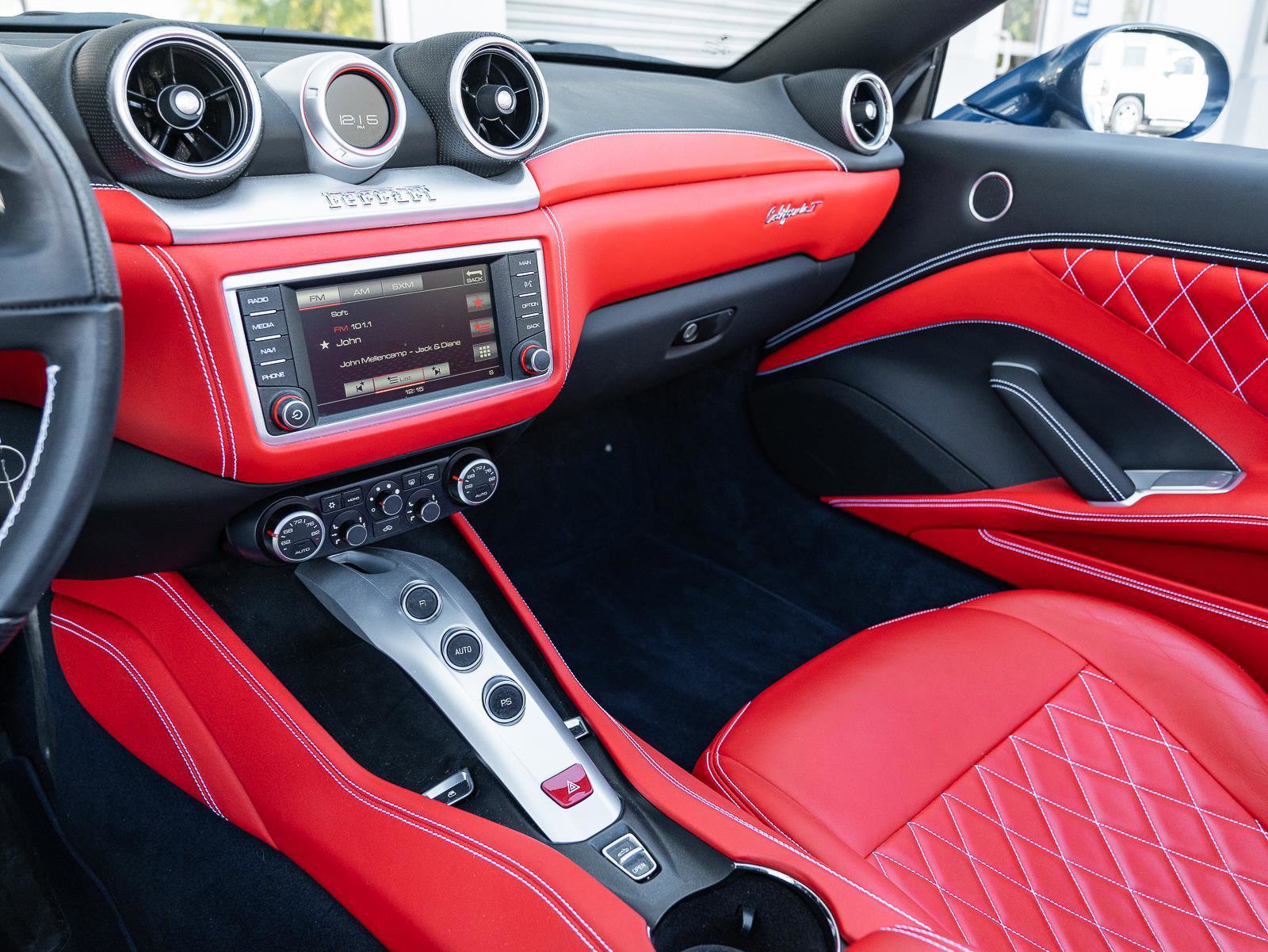 Used 2016 Ferrari California T image 8