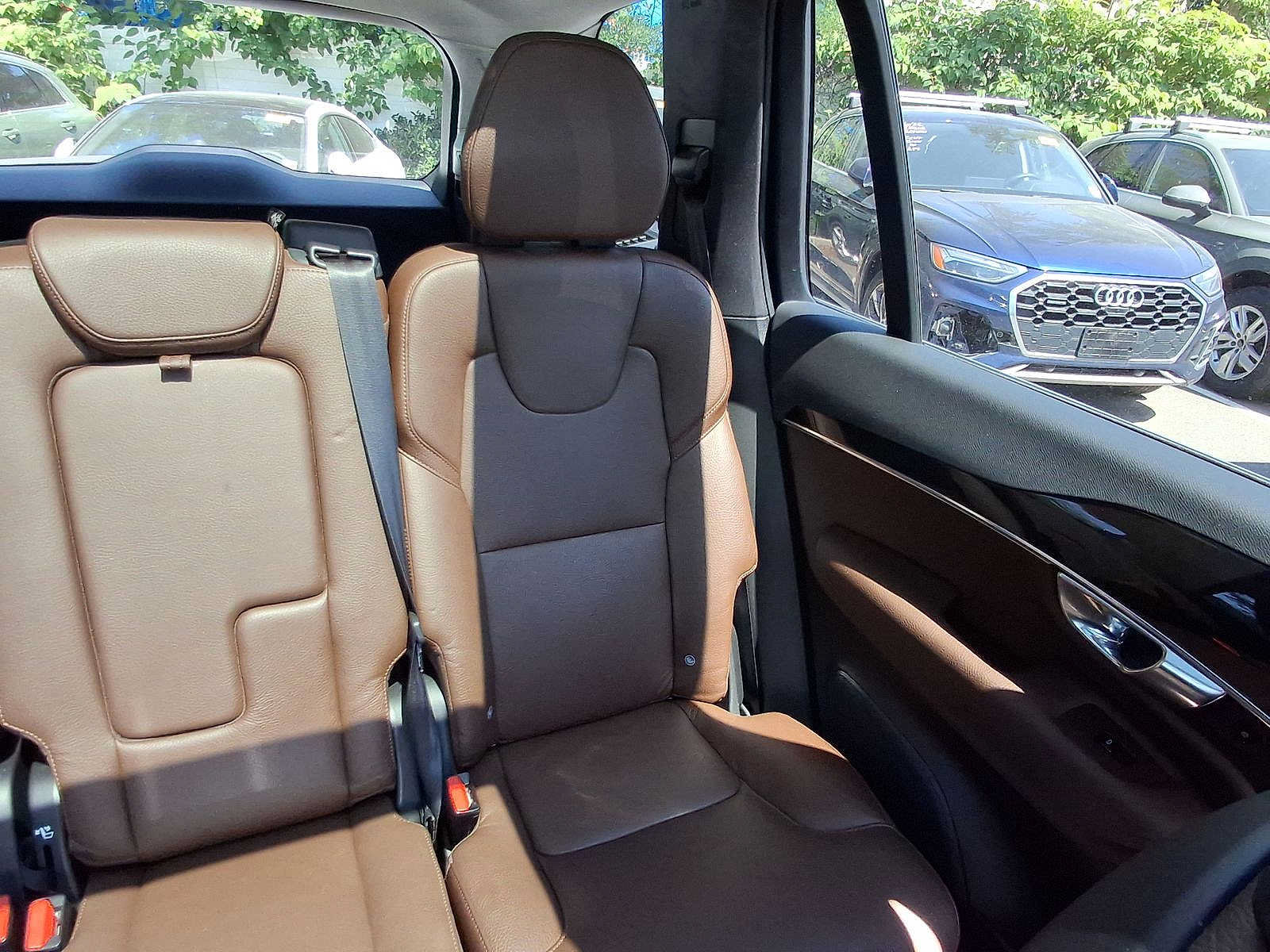 Used 2019 Volvo XC90 T6 Momentum AWD/4WD image 14