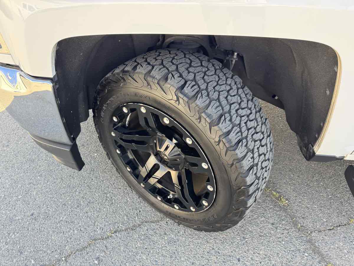 Used 2018 Chevrolet Silverado 1500 LTZ w/ Sport Package AWD/4WD image 34