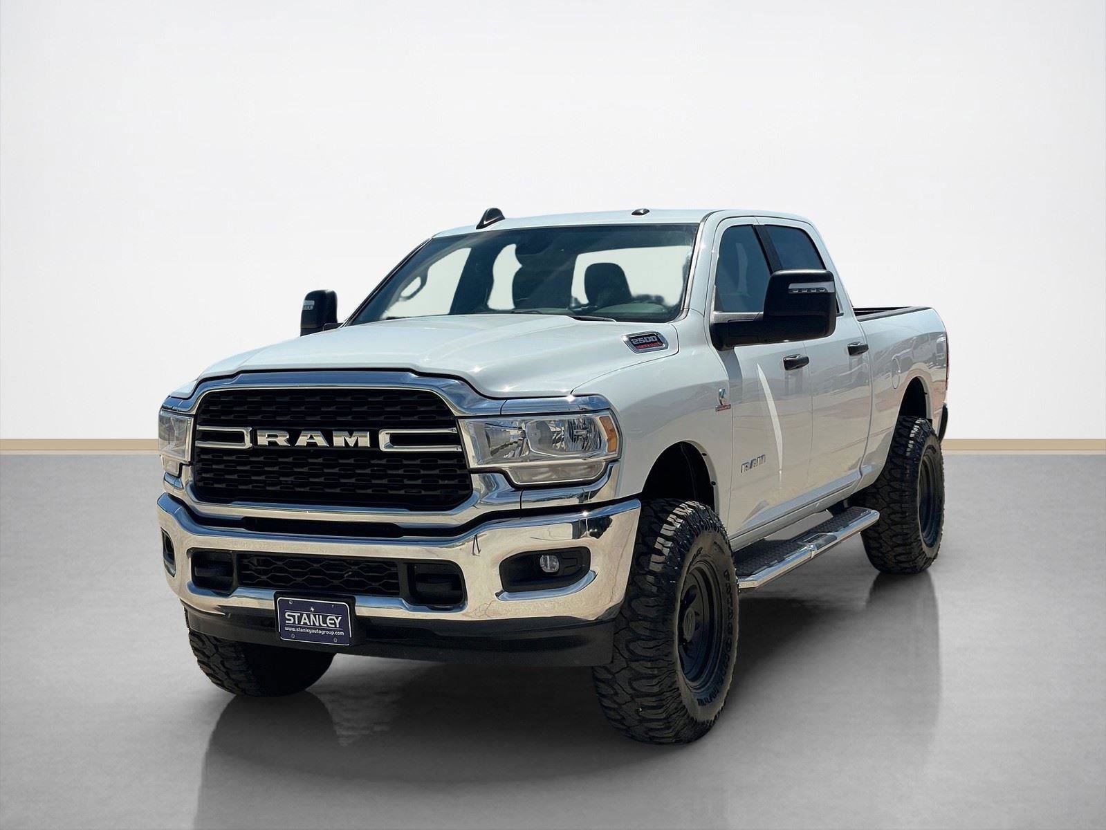 Used 2024 RAM 2500 Big Horn AWD/4WD image 3