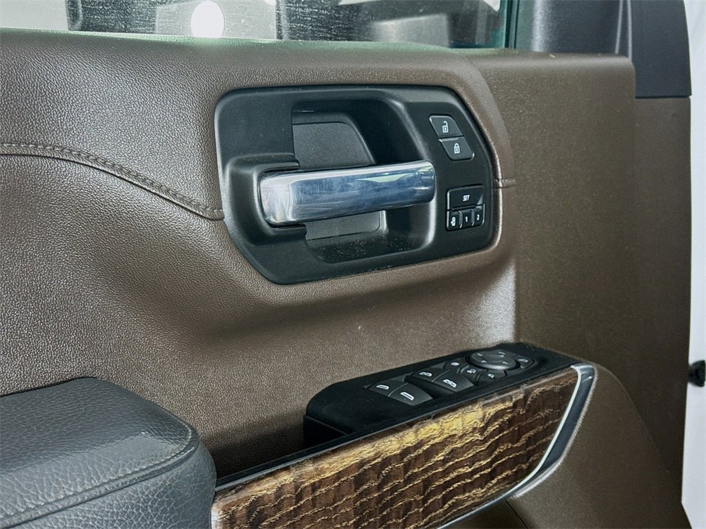 Used 2023 GMC Sierra 2500 Denali w/ Denali Ultimate Package image 18